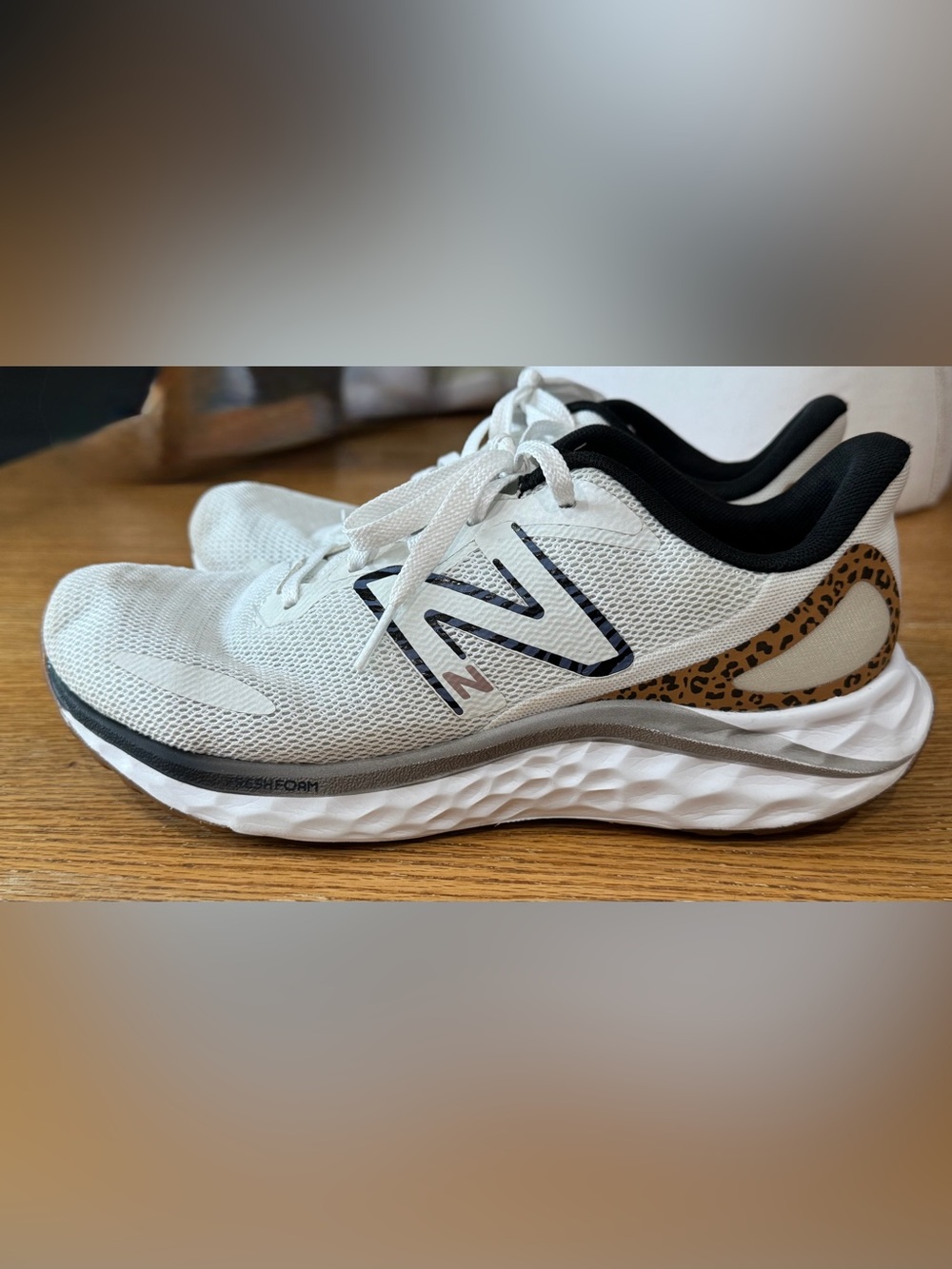 New Balance Fresh Foam Arishi V4 (White/Tobacco) Women's Shoes - Picture 6 of 16